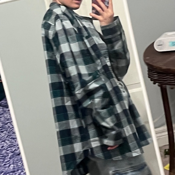 Green Plaid shirt - Picture 5 of 5